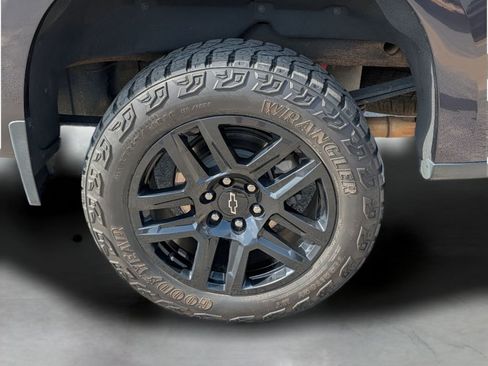 Used 2023 Chevrolet Silverado 1500 LT Trail Boss w/ LT Trail Boss Premium Package image 3