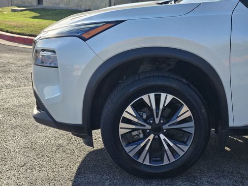 Used 2023 Nissan Rogue SV w/ SV Premium B Package FWD image 8