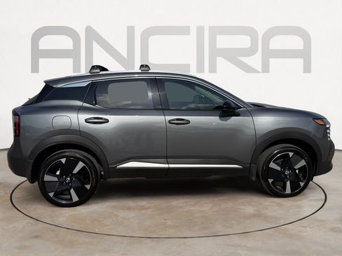 Used 2026 Nissan Kicks SR FWD image 12