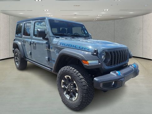 Used 2025 Jeep Wrangler Unlimited Rubicon 4xe w/ Safety Group AWD/4WD image 7