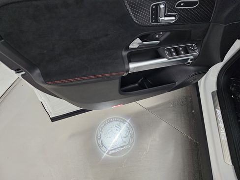 Used 2025 Mercedes-Benz GLB 35 AMG 4MATIC image 7