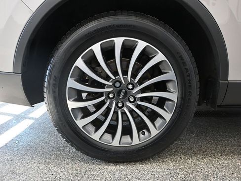 Used 2023 Lincoln Aviator Reserve AWD/4WD image 16