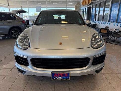 Used 2017 Porsche Cayenne S AWD/4WD image 9