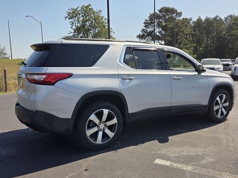 Used 2020 Chevrolet Traverse LT w/ LT Premium Package AWD/4WD image 15