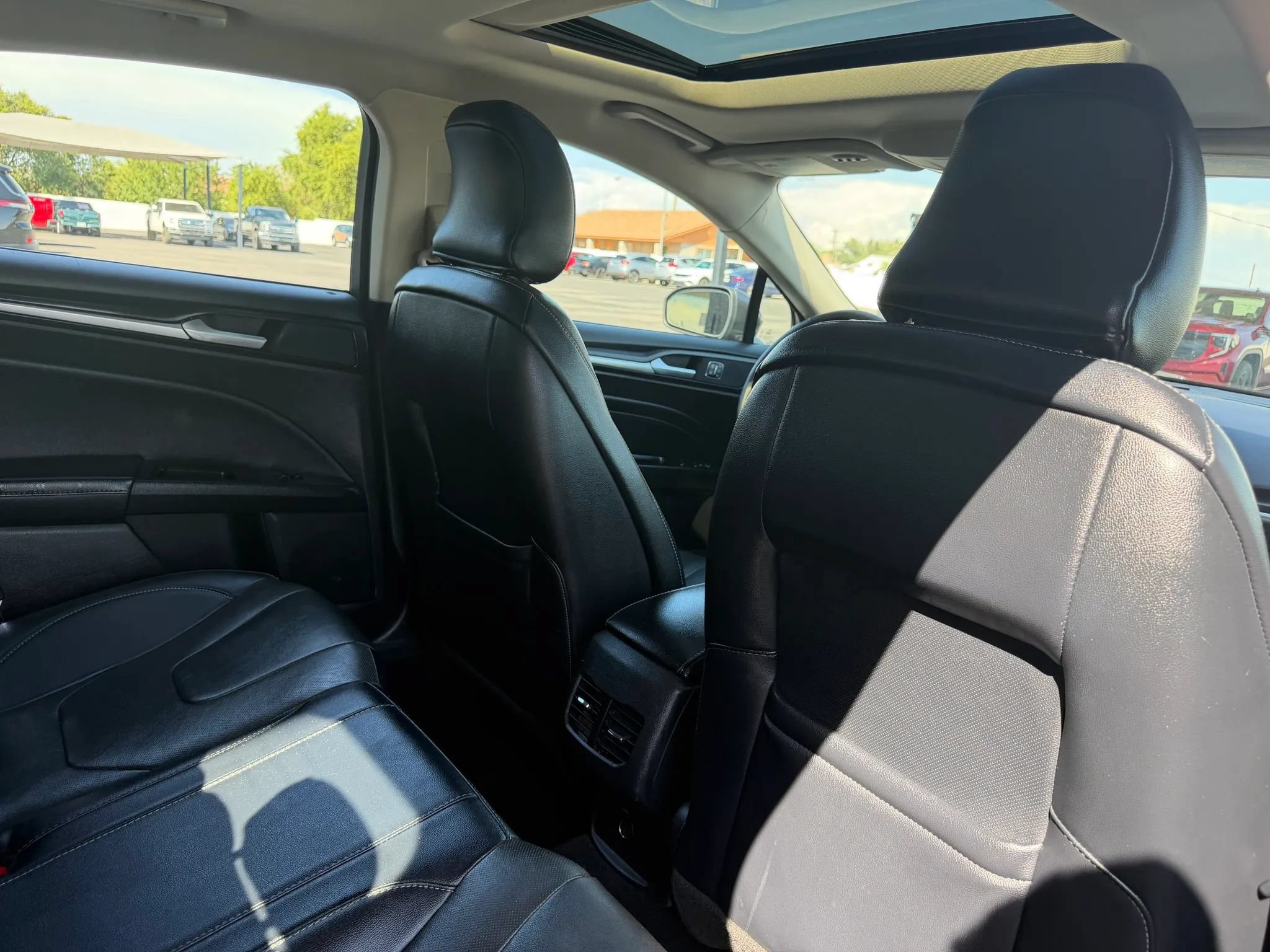 Used 2019 Ford Fusion Titanium AWD/4WD image 23