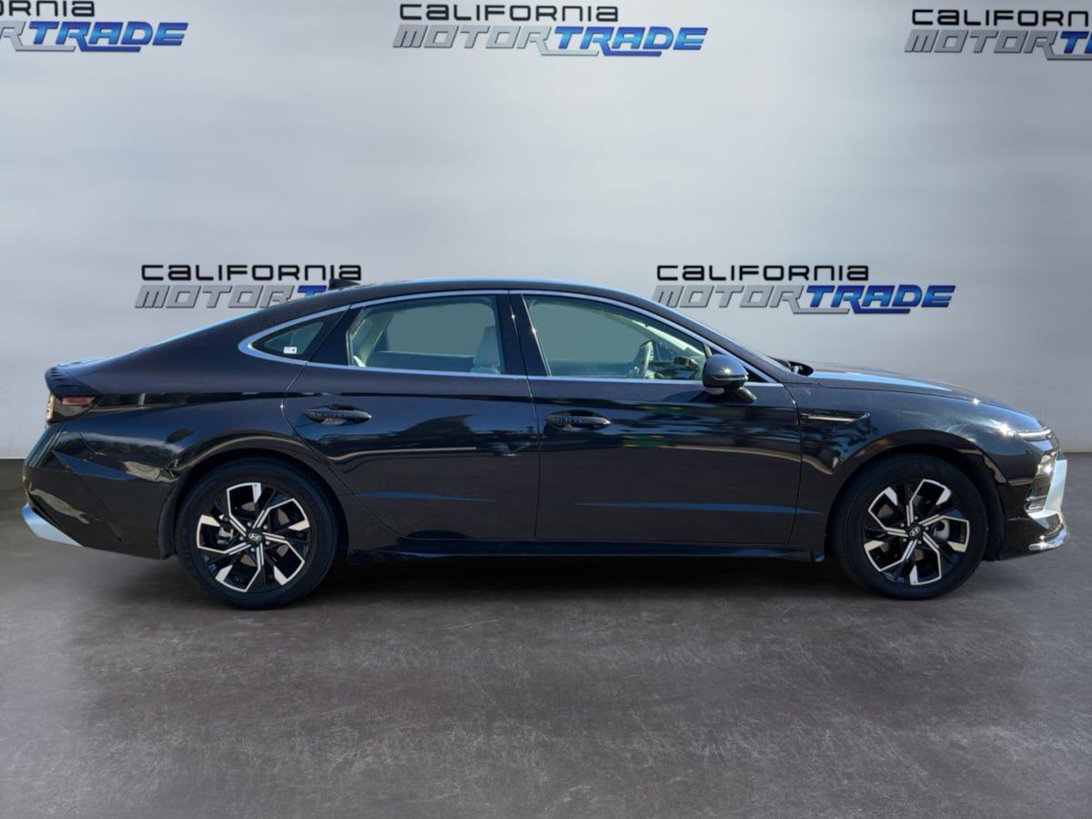 Used 2025 Hyundai Sonata SEL FWD image 4