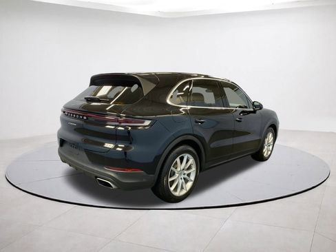 Used 2024 Porsche Cayenne image 6
