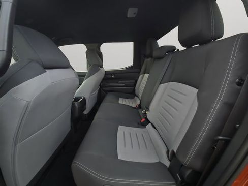 Used 2025 Toyota Tacoma TRD Off-Road image 12