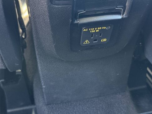 Used 2017 Ford C-MAX Energi SE w/ Interior Protection Package FWD image 34