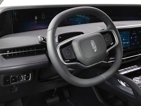 New 2026 Lincoln Nautilus Reserve AWD/4WD image 11