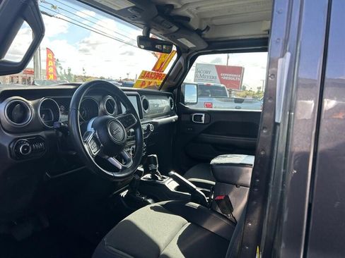 Used 2019 Jeep Wrangler Unlimited Sahara w/ Uconnect 4C Nav & Sound Group AWD/4WD image 22