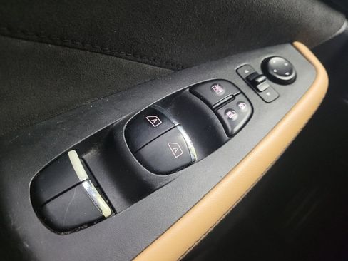 Used 2016 Nissan Maxima SR FWD image 27