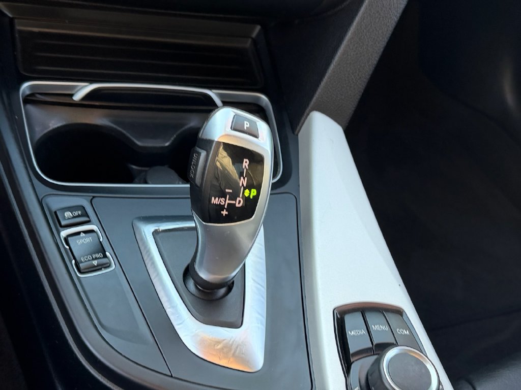 Used 2018 BMW 320i Sedan RWD image 20