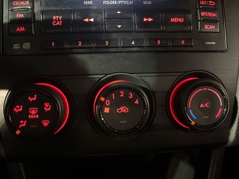 Used 2014 Subaru Crosstrek 2.0i Premium w/ Moonroof Package image 17