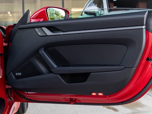 Certified 2024 Porsche 911 Targa 4 image 38