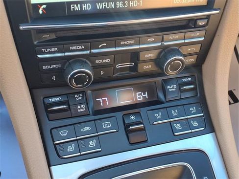 Used 2015 Porsche Boxster image 10