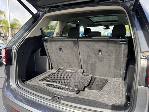 Used 2025 Volkswagen Atlas SE image 40