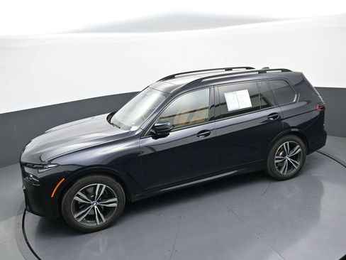 Used 2025 BMW X7 xDrive40i w/ M Sport Package image 34