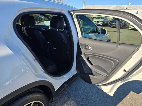 Used 2020 Mercedes-Benz GLA 250 4MATIC image 14