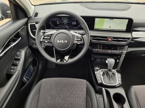 New 2026 Kia Seltos S FWD image 12