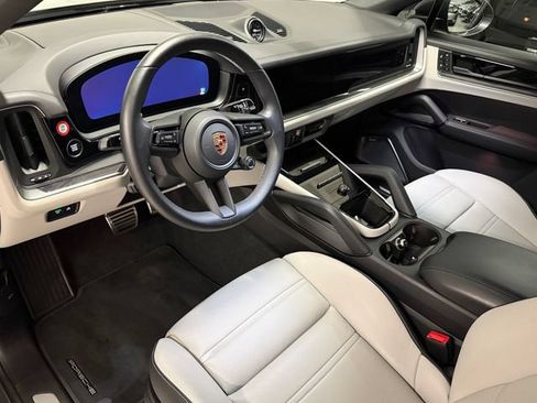 Certified 2024 Porsche Cayenne S AWD/4WD image 4