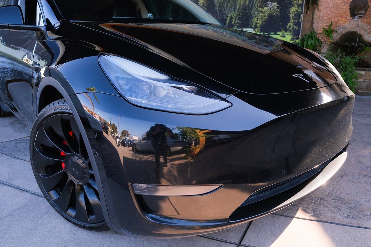 Used 2022 Tesla Model Y Performance AWD/4WD image 6