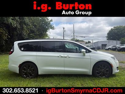 Used 2019 Chrysler Pacifica Limited w/ Advanced Safetytec Group