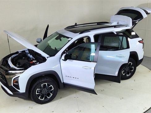 New 2026 Chevrolet Equinox ACTIV w/ Convenience Package III image 25