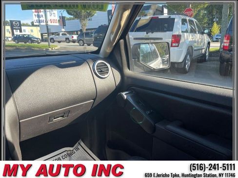 Used 2010 Ford Explorer XLT image 12