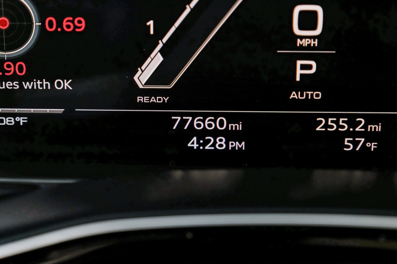 Used 2022 Audi RS Q8 AWD/4WD image 25