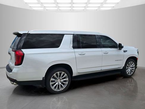 Used 2023 GMC Yukon XL Denali AWD/4WD image 9