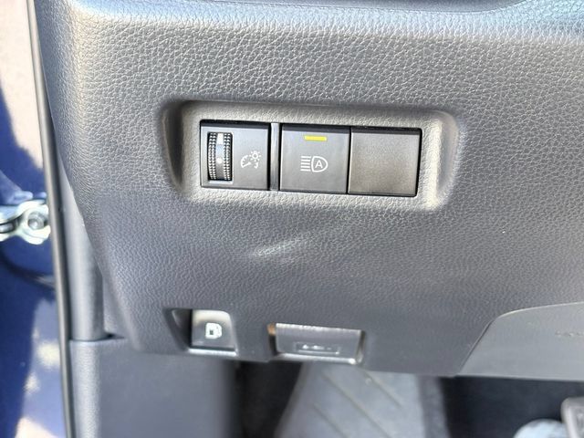 Used 2021 Toyota RAV4 XLE AWD/4WD image 23