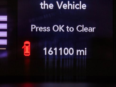 Used 2019 Jeep Cherokee Altitude image 36