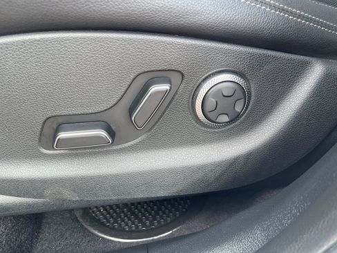 Used 2025 Genesis GV70 2.5T image 16