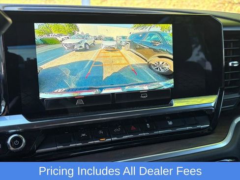 Used 2025 GMC Sierra 1500 SLT AWD/4WD image 9