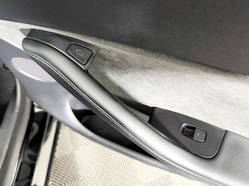 Used 2022 Tesla Model Y Performance AWD/4WD image 42