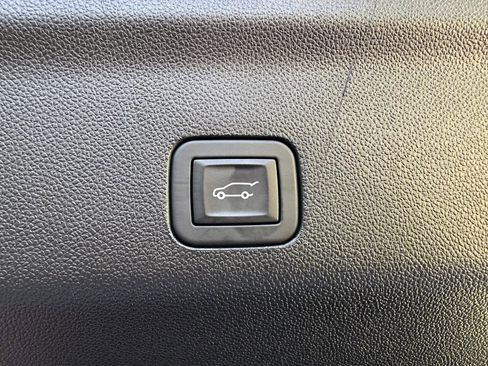 Used 2025 GMC Yukon XL Elevation RWD image 40