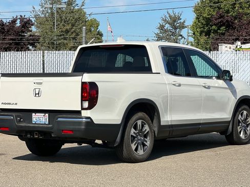 Used 2017 Honda Ridgeline RTL-T image 3