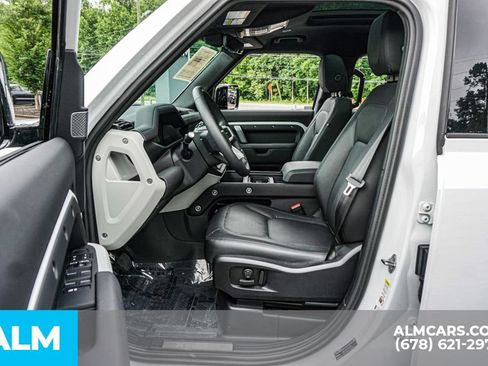 Used 2024 Land Rover Defender 110 X-Dynamic SE AWD/4WD image 18