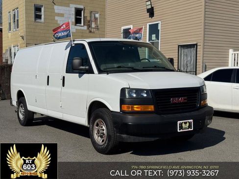 Used 2023 GMC Savana 2500 Extended image 3