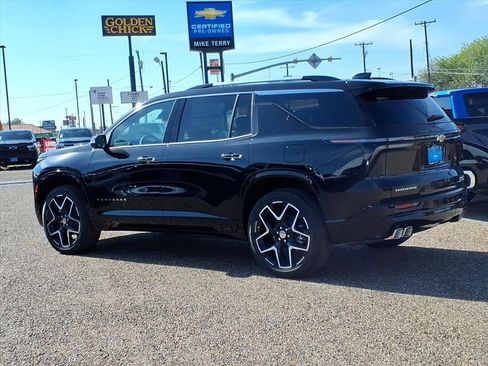 New 2026 Chevrolet Traverse High Country FWD image 3