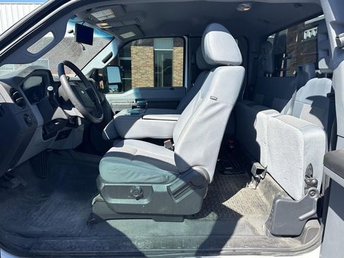 Used 2016 Ford F250 XL w/ XL Appearance Package AWD/4WD image 9