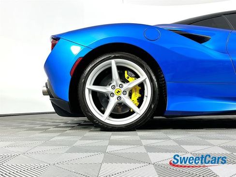 Used 2022 Ferrari F8 Tributo image 40