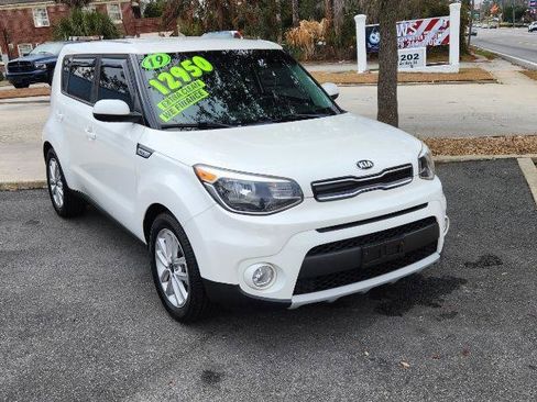 Used 2019 Kia Soul + FWD image 2