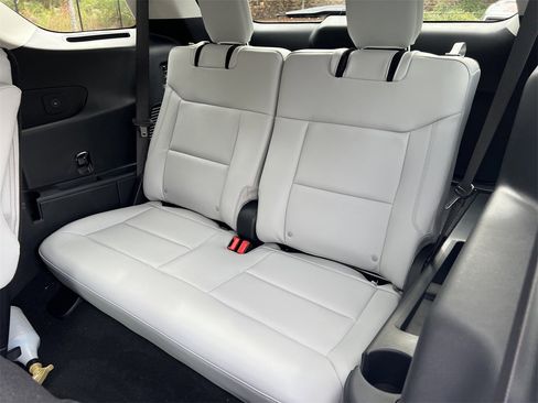 New 2026 Ford Explorer Platinum w/ LUX Leather Package image 23