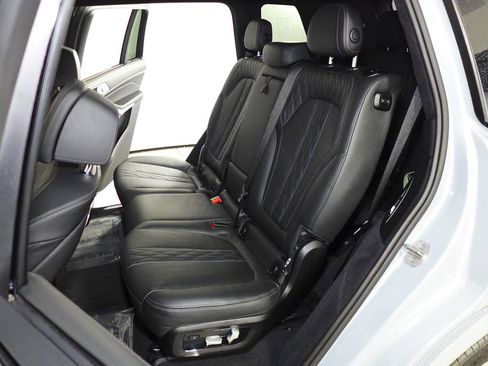 Used 2024 BMW X7 M60i w/ M Sport Professional Package image 21