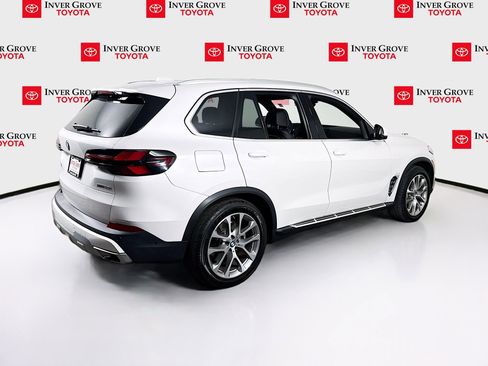Used 2024 BMW X5 xDrive40i w/ Premium Package AWD/4WD image 5