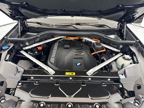 Used 2025 BMW X5 xDrive50e w/ Executive Package image 30