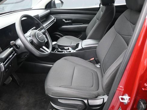 New 2025 Hyundai Tucson SE image 9