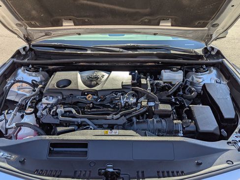 Used 2024 Toyota Camry SE image 32